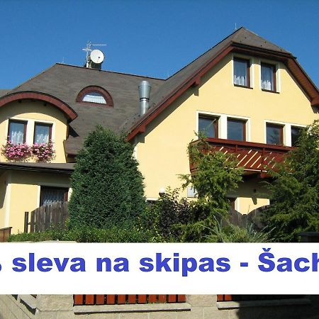 Penzion Albina - Restaurace Vysoké nad Jizerou المظهر الخارجي الصورة